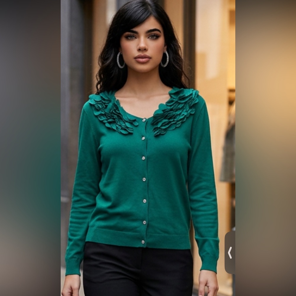 Cable & Gauge Emerald Green Ruffle Collar Button Cardigan
